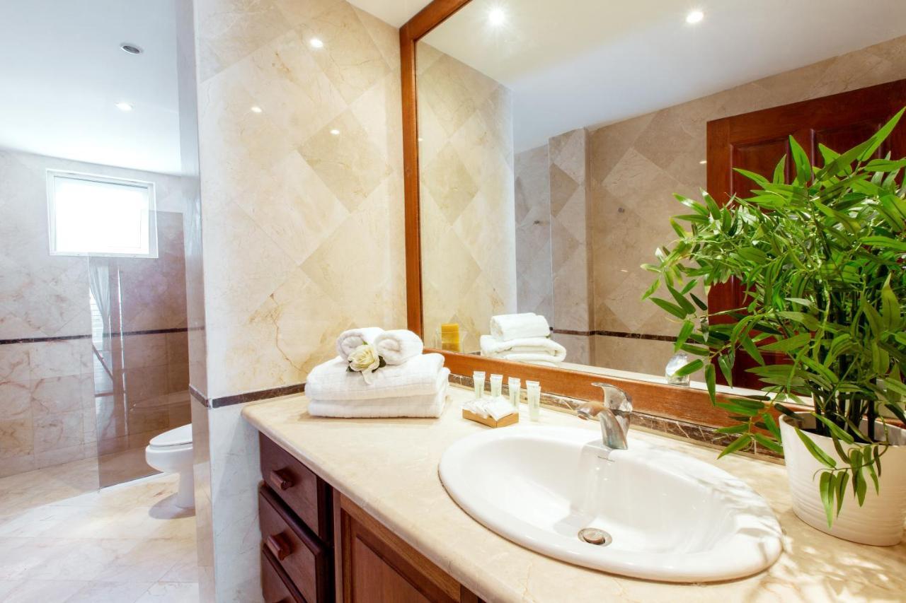 Aventura Village Los Corales Beach And Spa 蓬塔卡纳 外观 照片